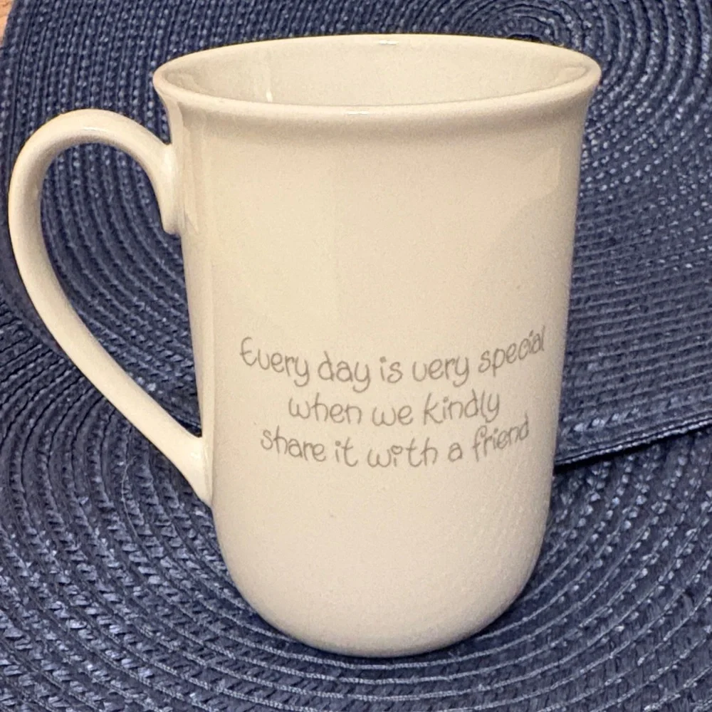 Precious Moments Vintage White Ceramic Mug - Picture 3 of 4